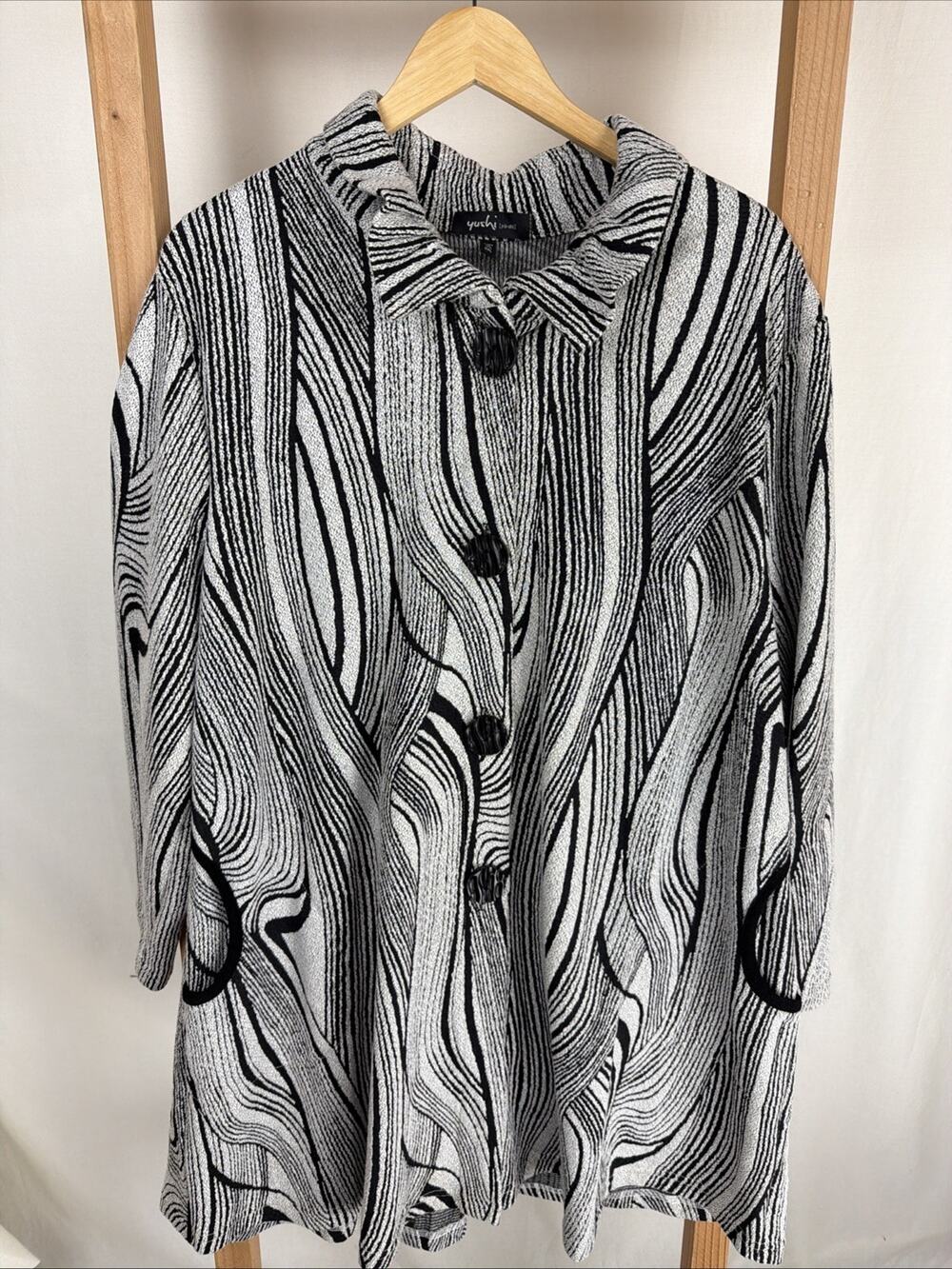 NWT Yushi White Black Pattern Button Up Pockets High Neck Jacket #1033 Size XXL